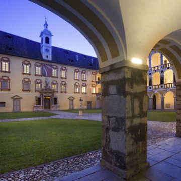 hofburg-abend-innenhof-c-hofburg-brixen